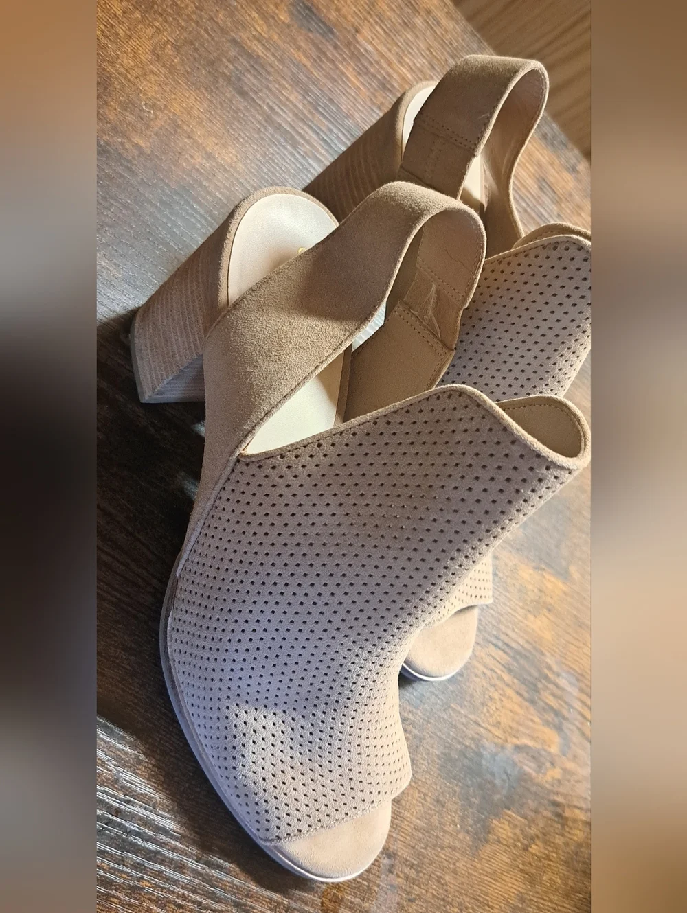 Ladies Cole Haan Tan Suede Perforated Open Toe Sling Back  Sz 9B  Dressy Read